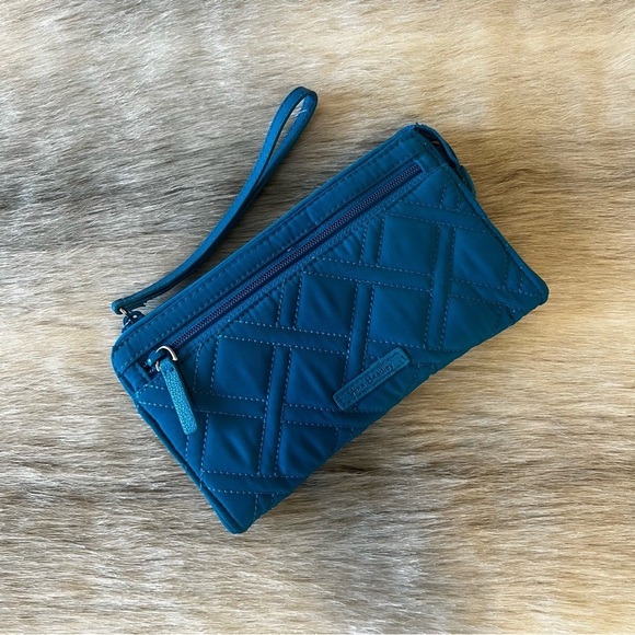 VERA BRADLEY Bahama Bay Blue Grab And Go Wristlet Microfiber Clutch Lippies - Picture 1 of 12